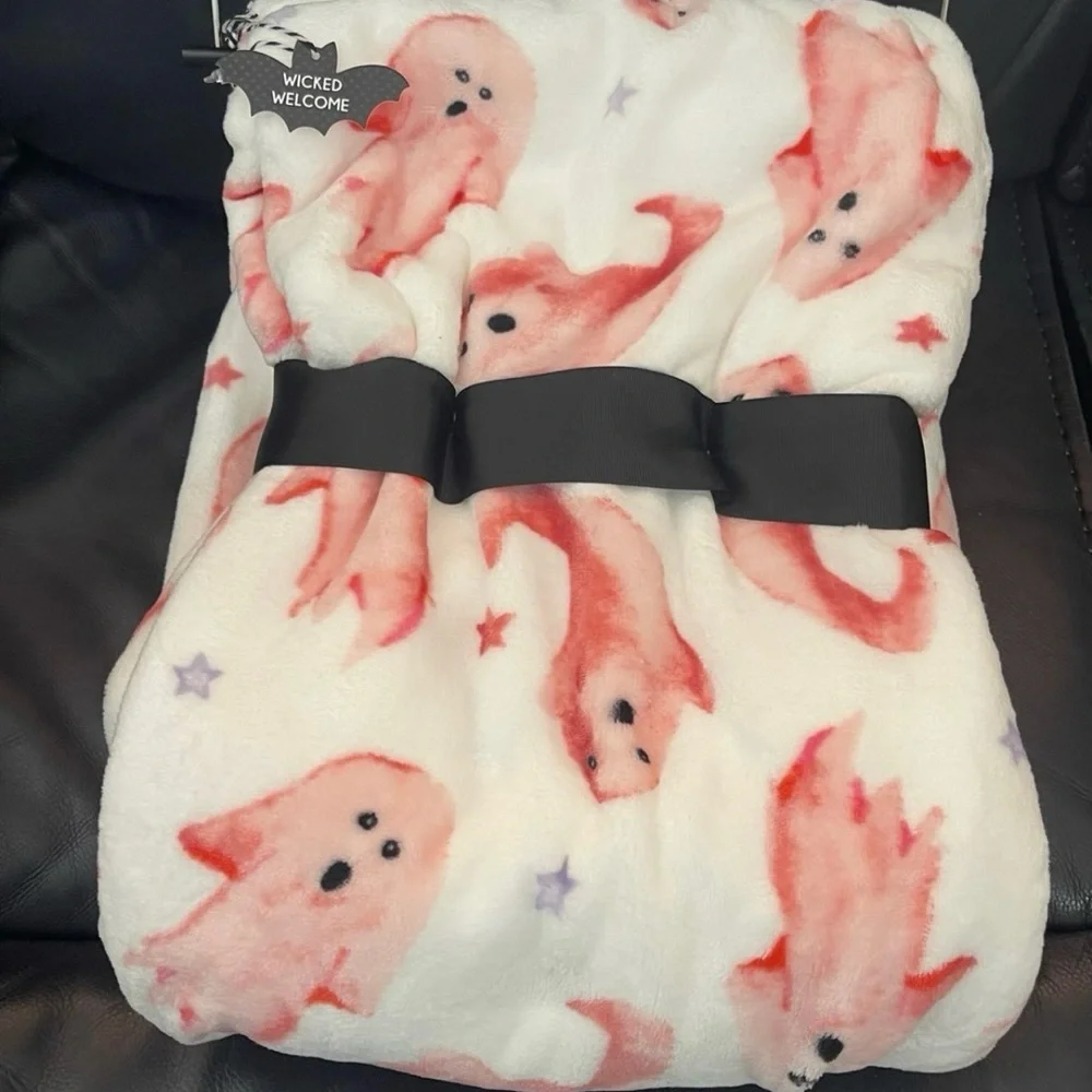Deco Summerween/Halloween Pink Ghosts Plush Throw